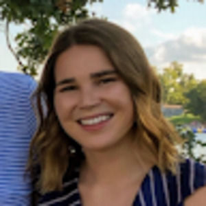 Meet your Posher, Adrianne